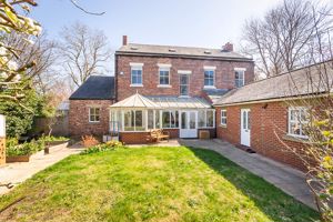 Photo 17- click for photo gallery